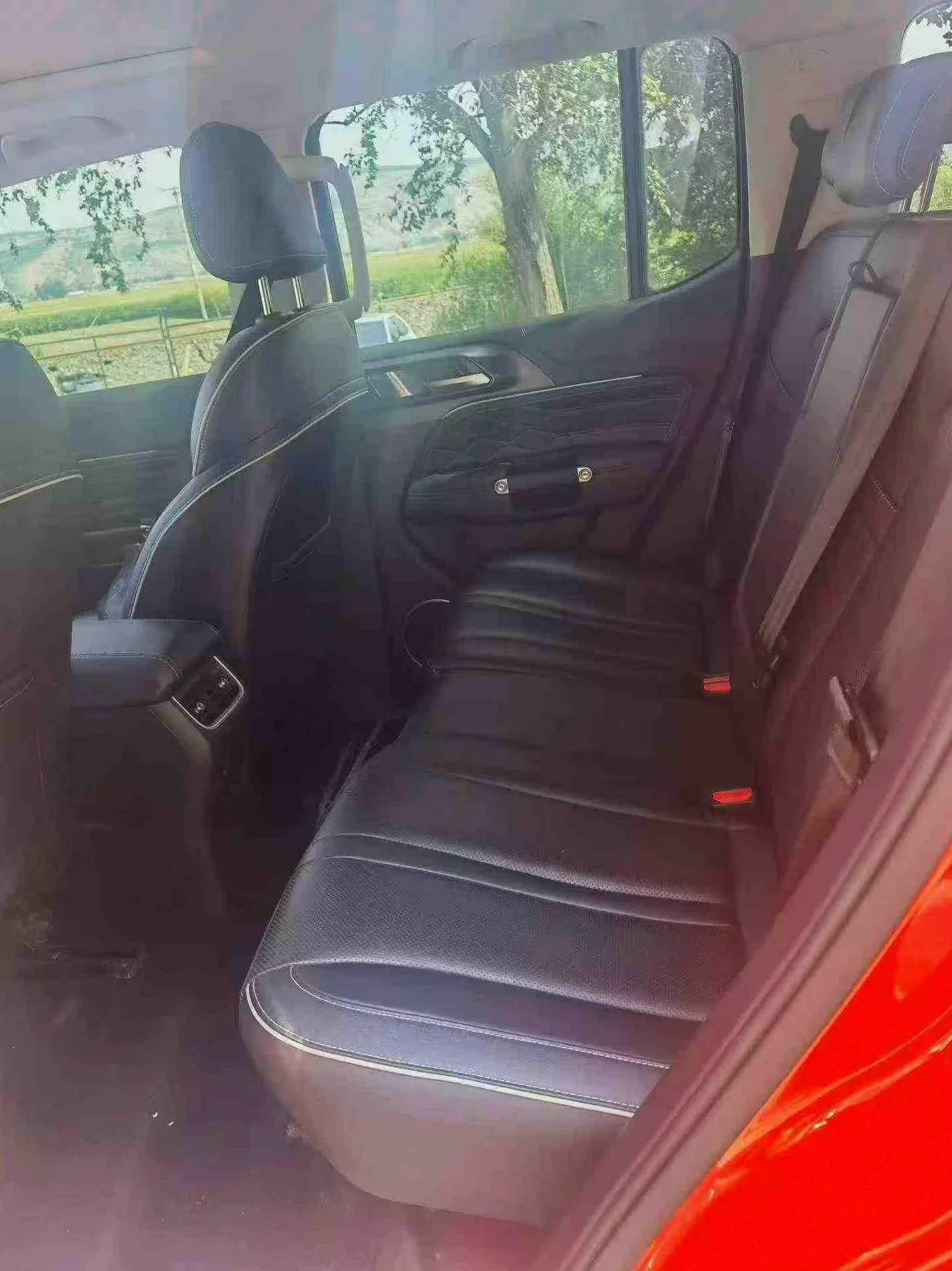 长城汽车300 后面外观三