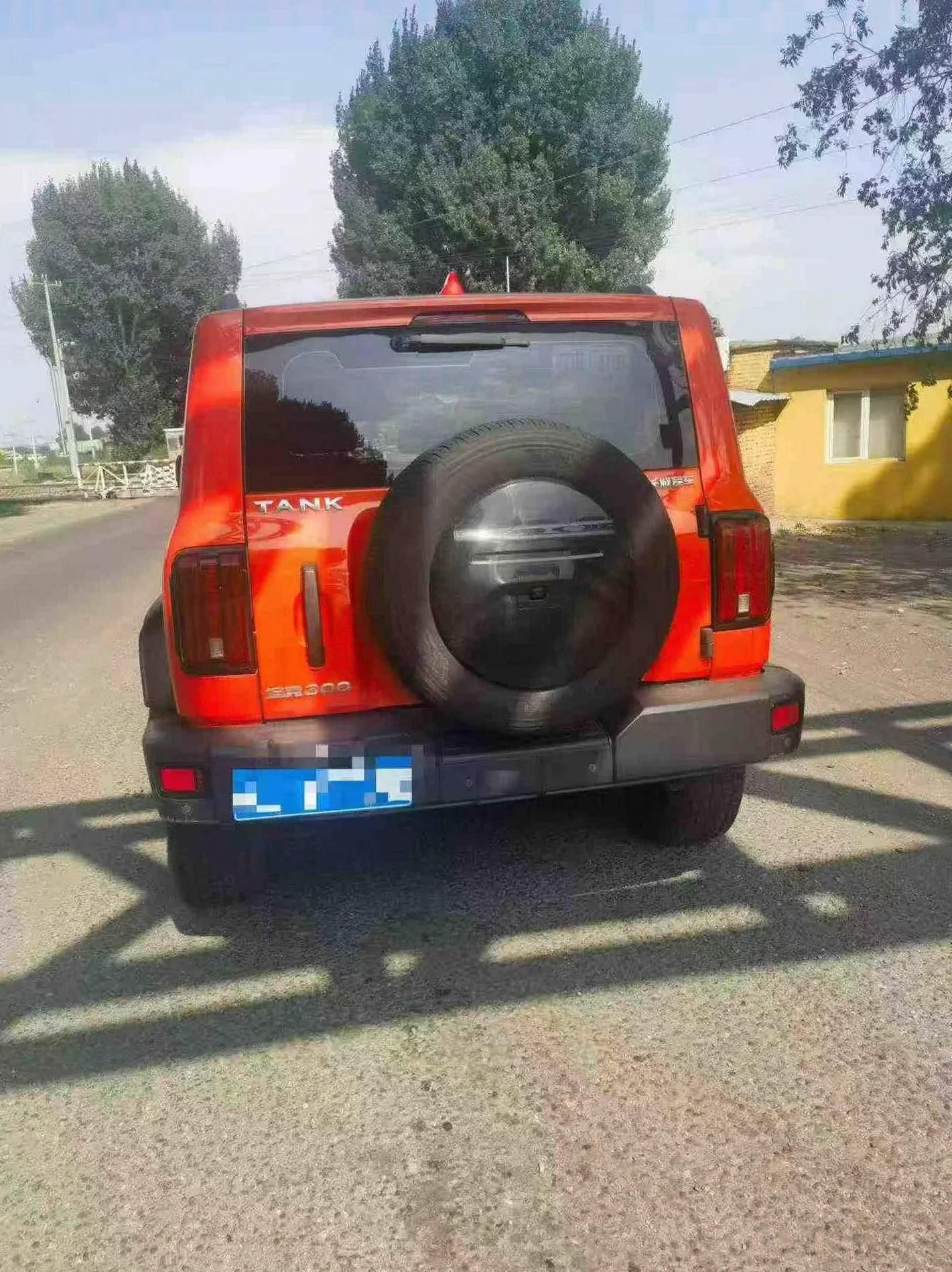 长城汽车300 后面外观一