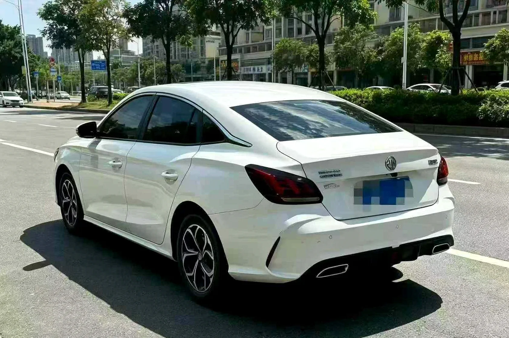 名爵5 驾驶室