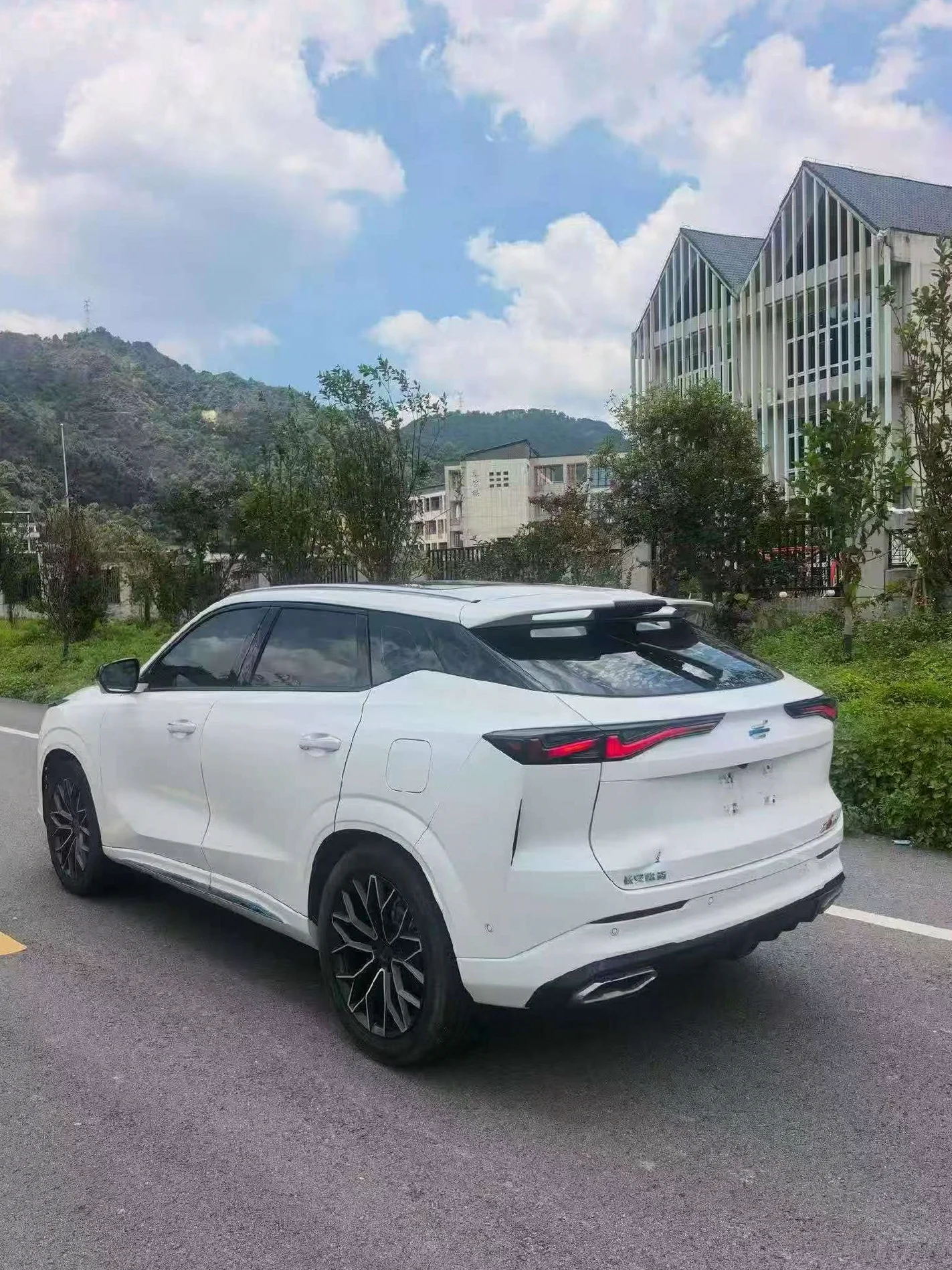 欧尚Z6 后面外观二