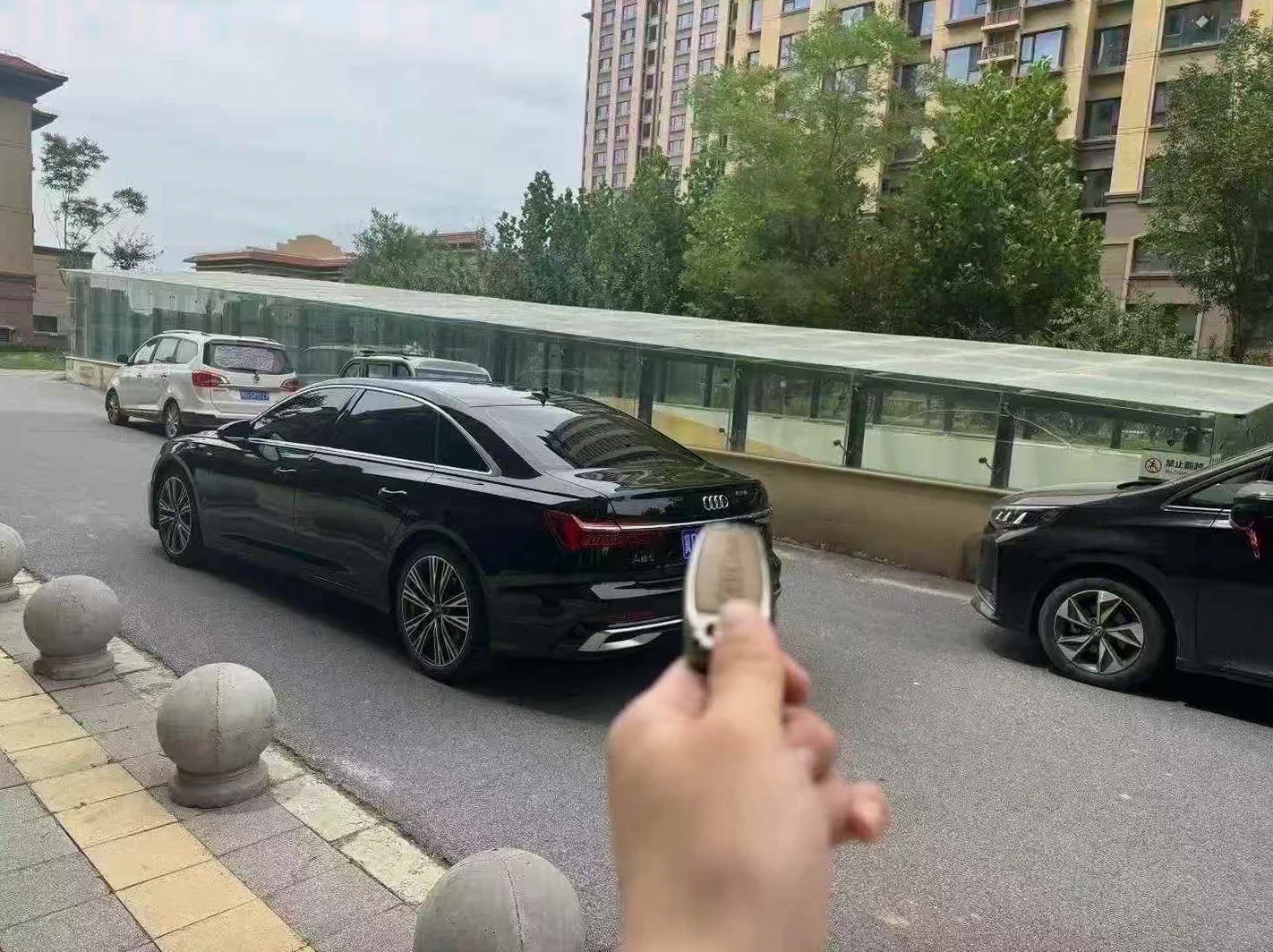 奥迪A6L 后面外观一