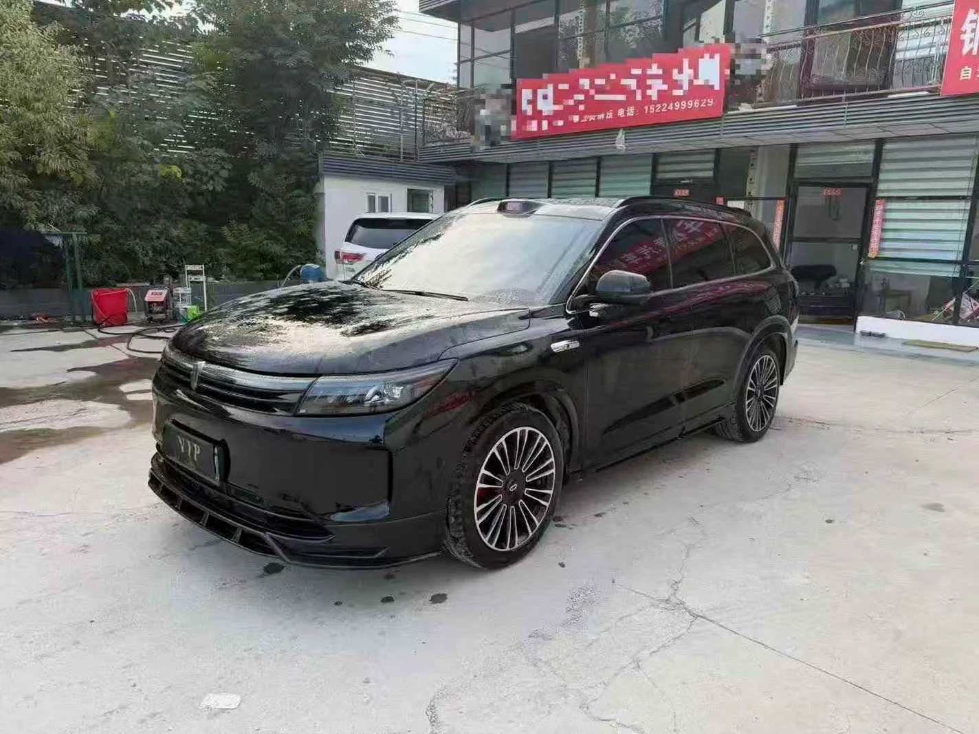华为智选问界 正面外观二