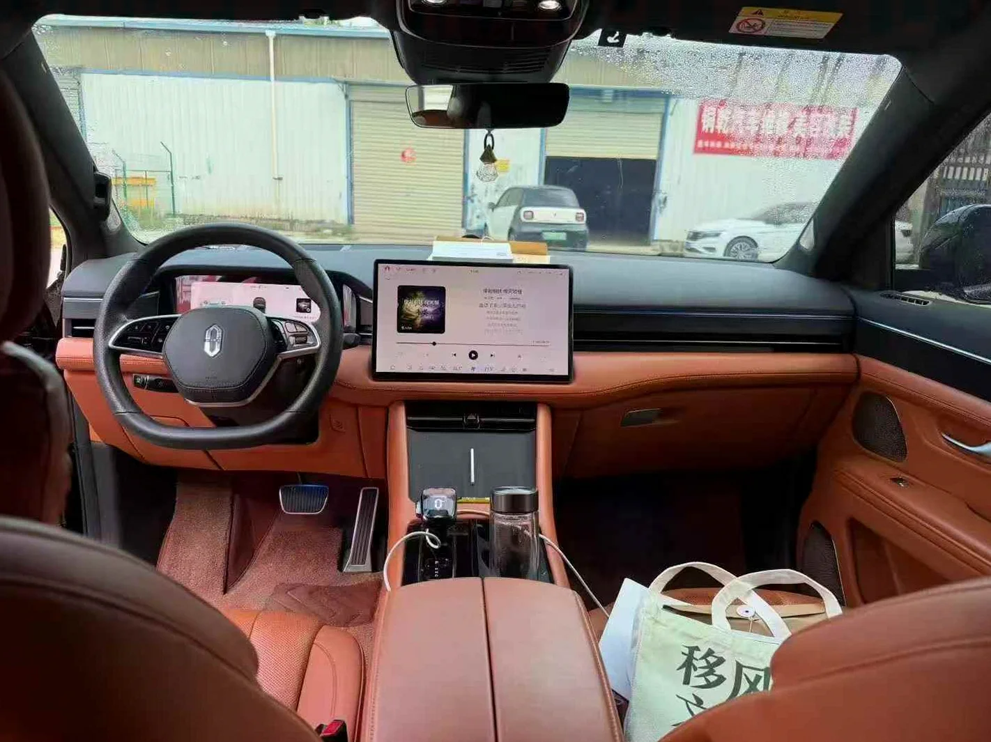 华为智选问界 驾驶室