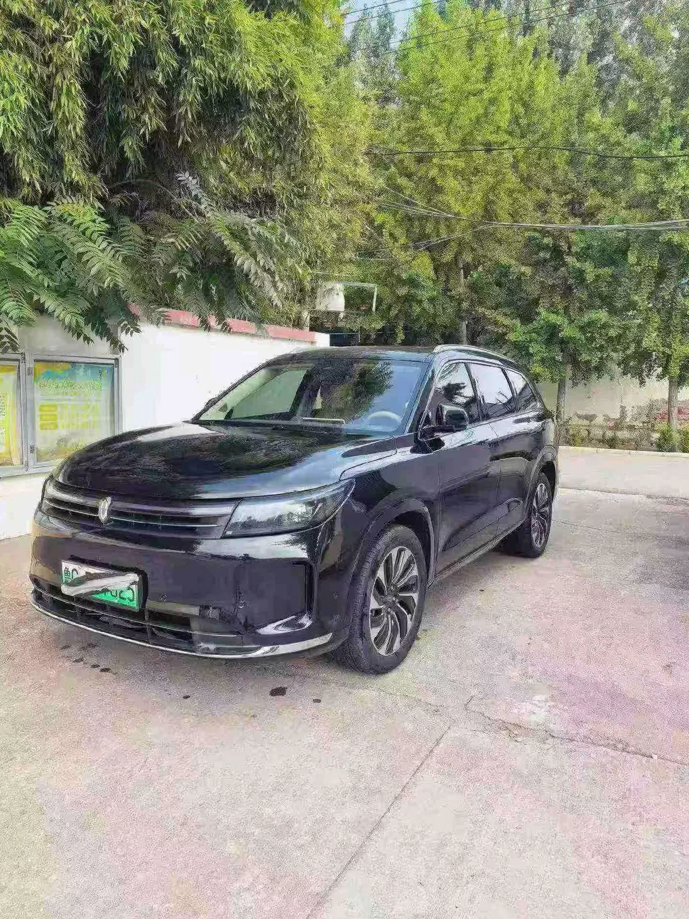 华为智选问界 正面外观三