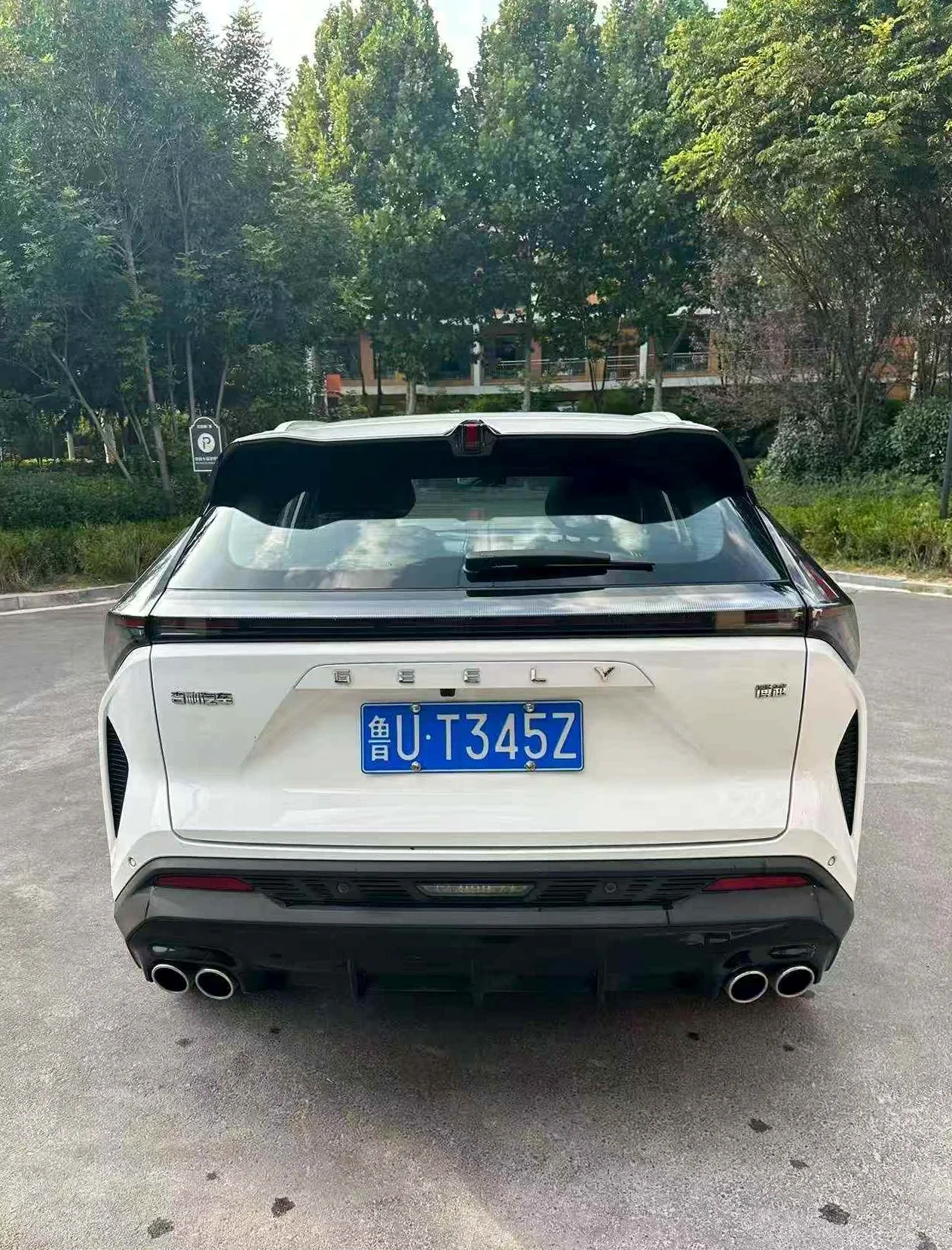 吉利博越 后面外观二