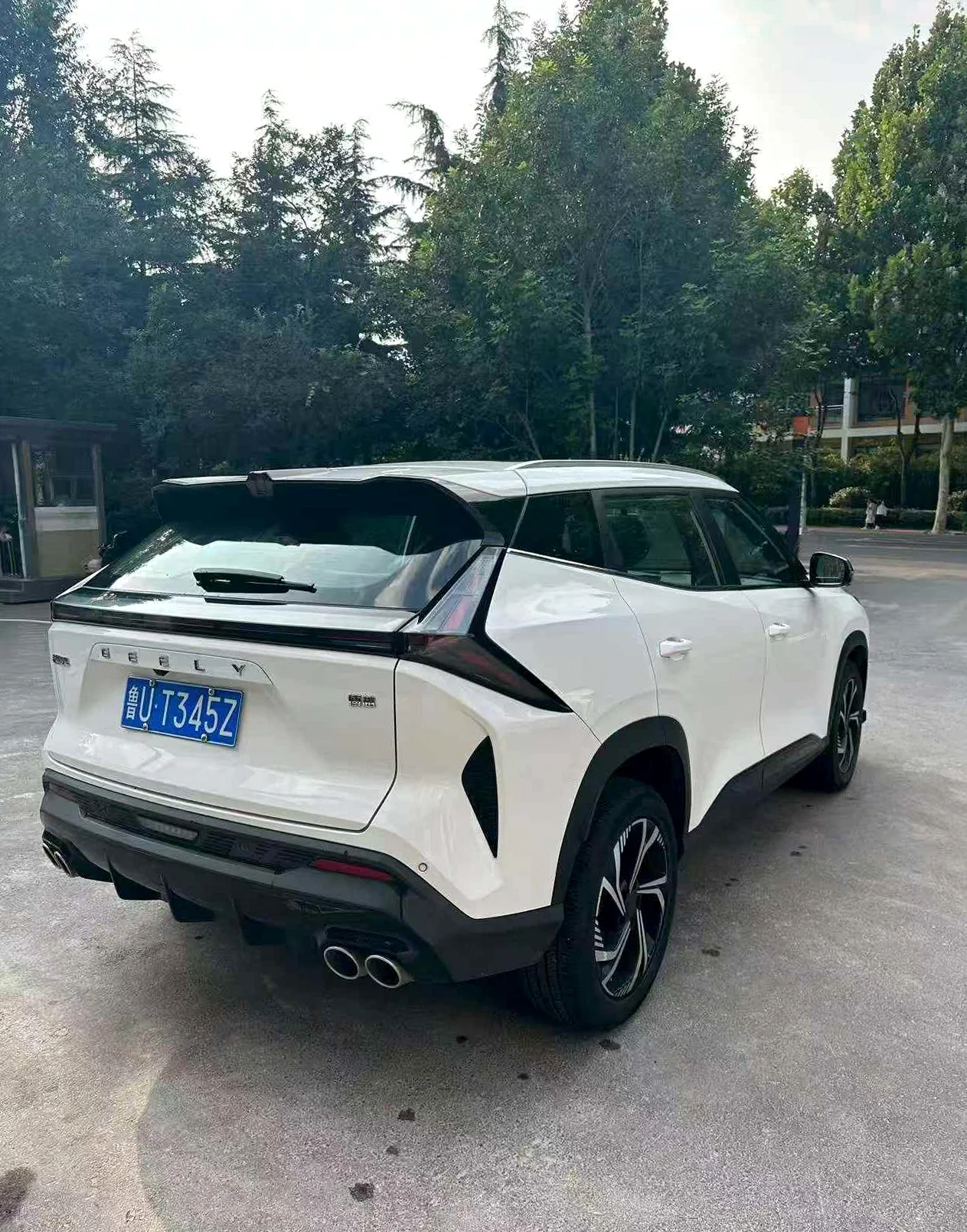 吉利博越 后面外观三