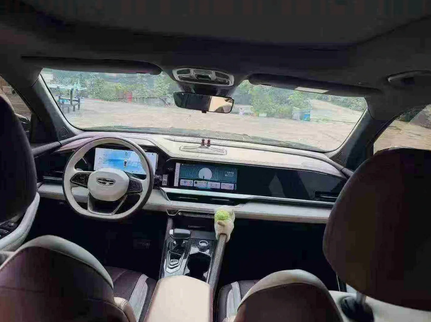 吉利星越 后面外观三