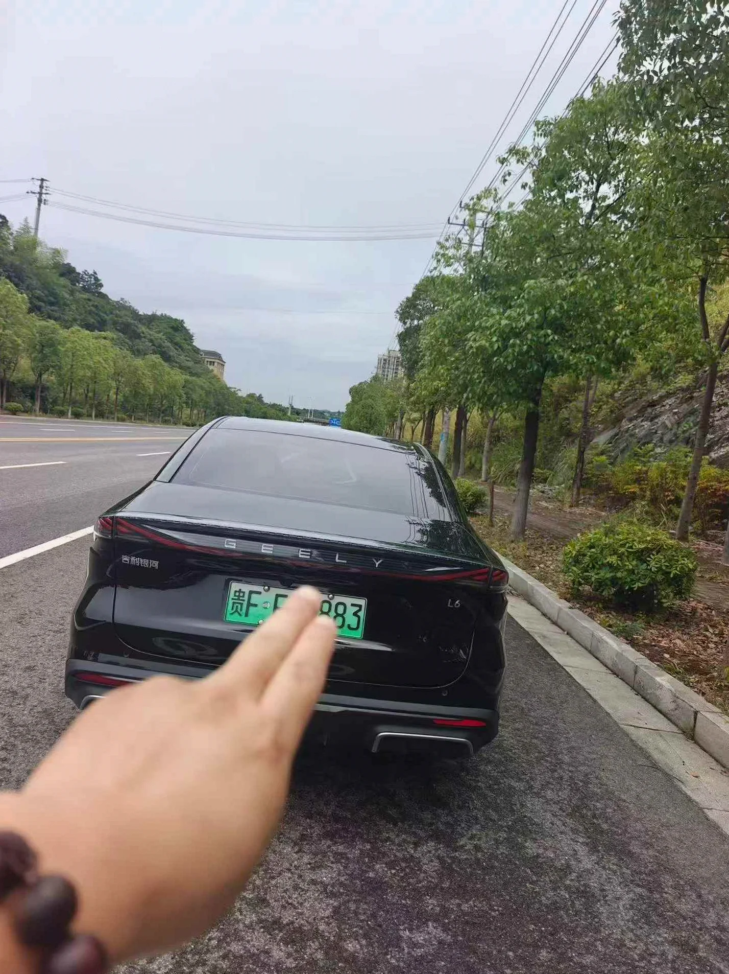 吉利银河 后面外观三
