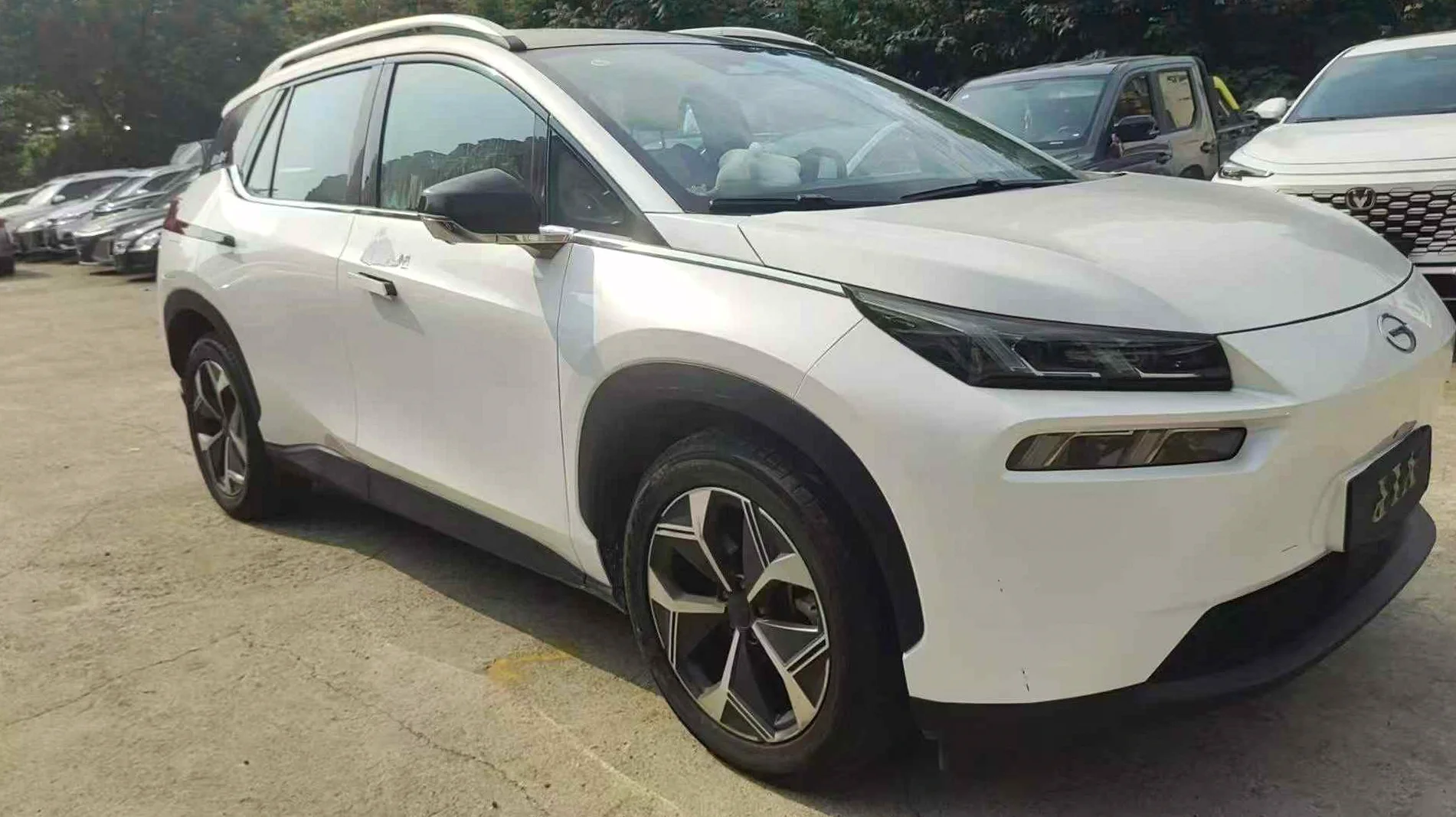 埃安V70 PLUS 正面外观三