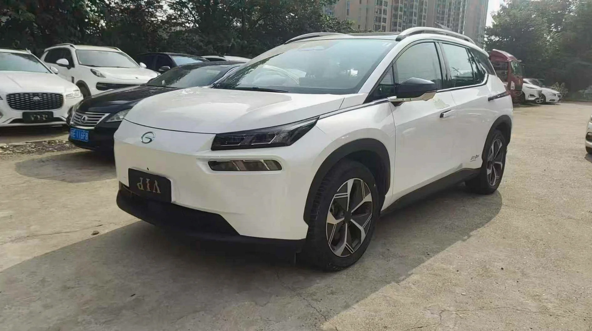 埃安V70 PLUS 正面外观二