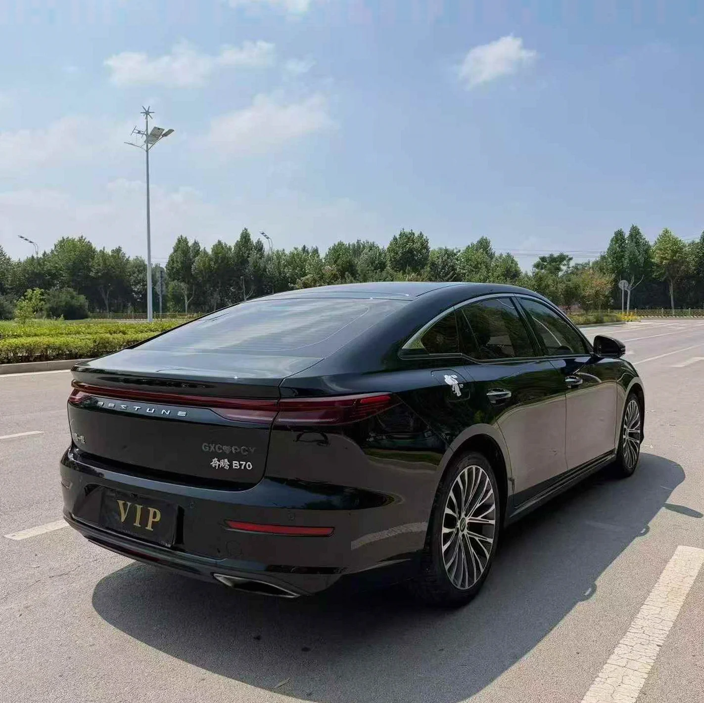 奔腾B70 后面外观三