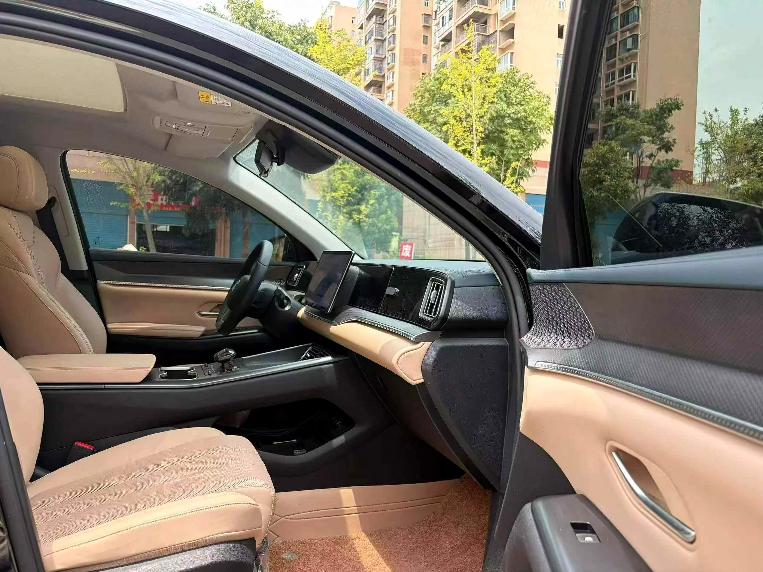 比亚迪宋 驾驶室