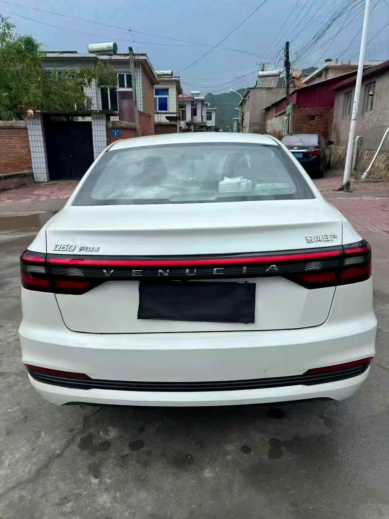 启辰D60 后面外观一