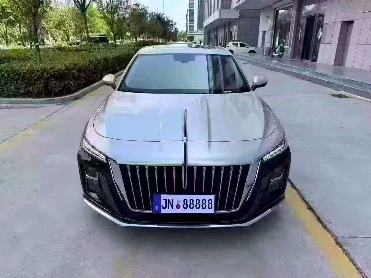 红旗H5 正面外观二