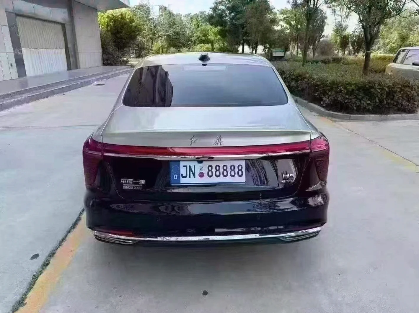 红旗H5 后面外观二