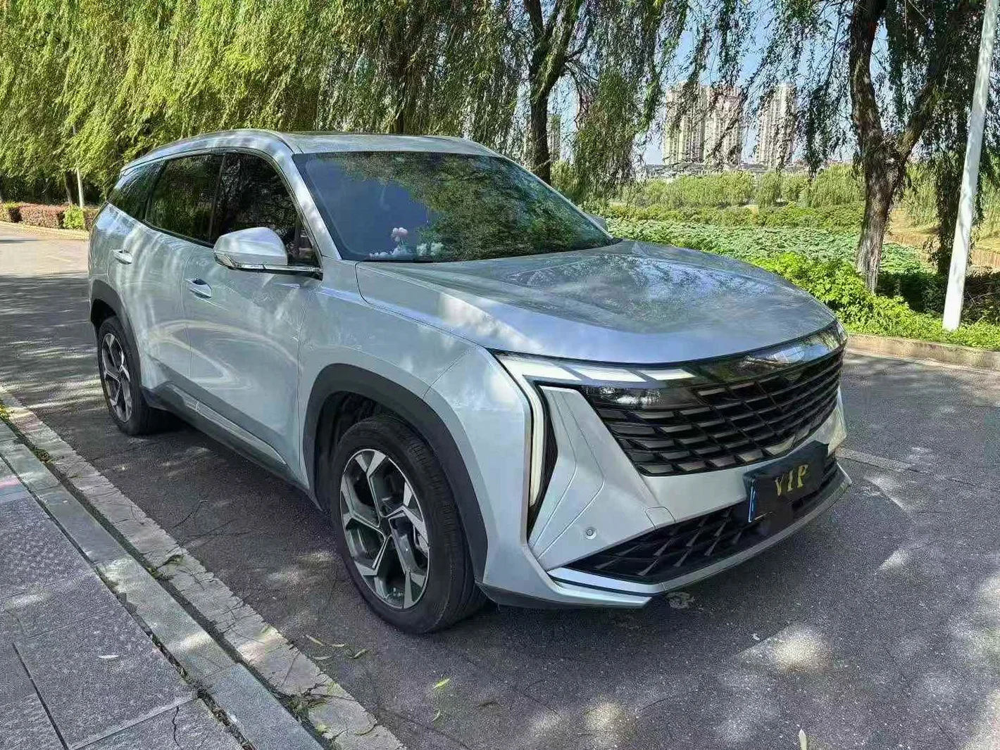 吉利博越 正面外观二