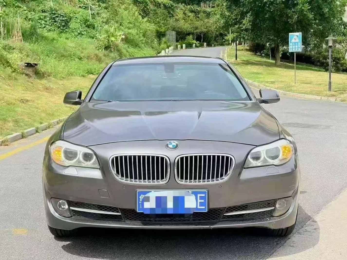 宝马5系 正面外观二