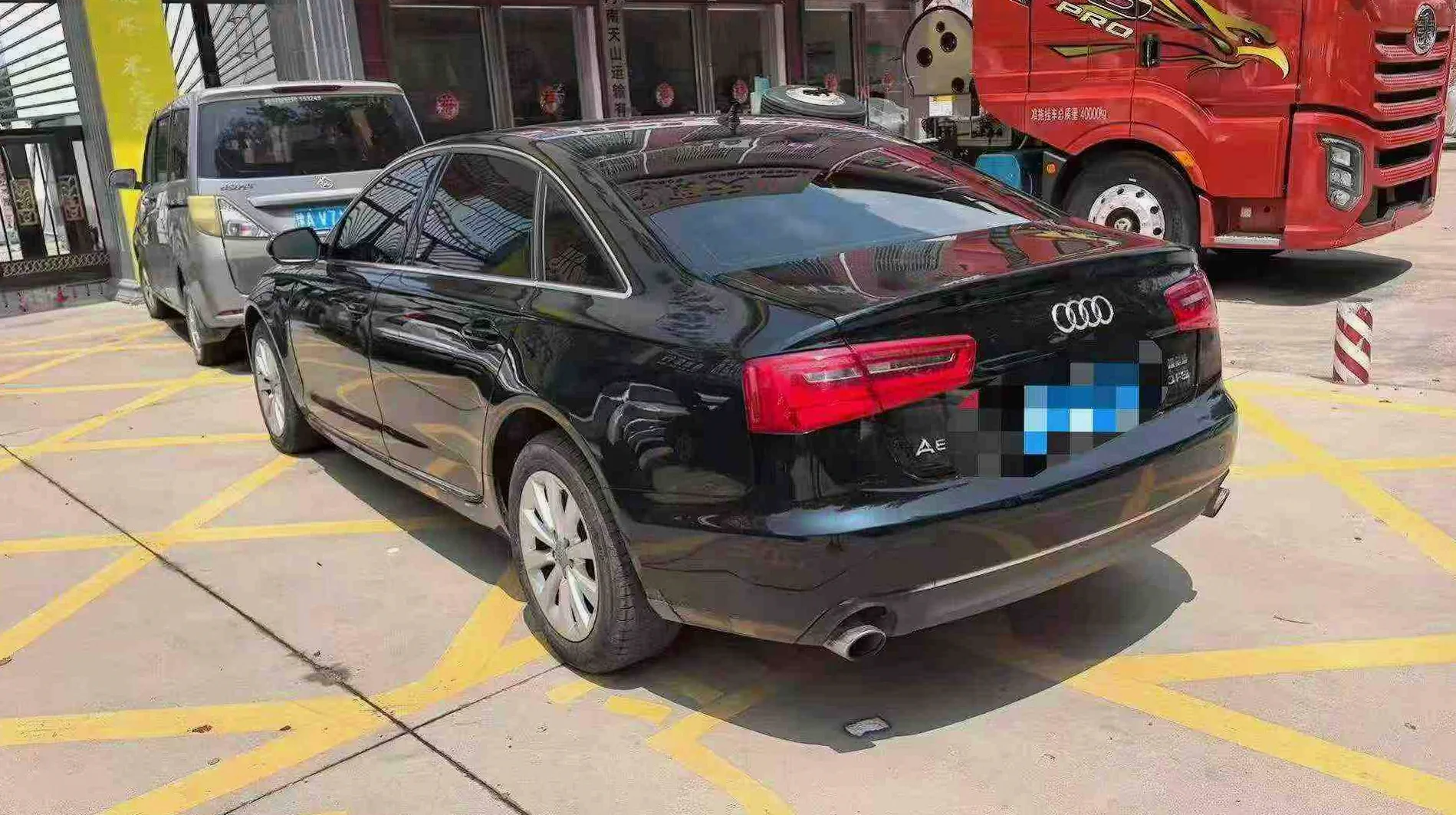 奥迪A6L 后面外观一