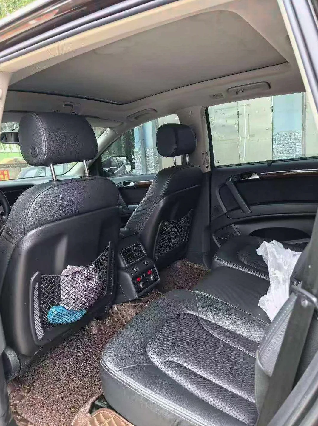 奥迪Q7 内饰前排