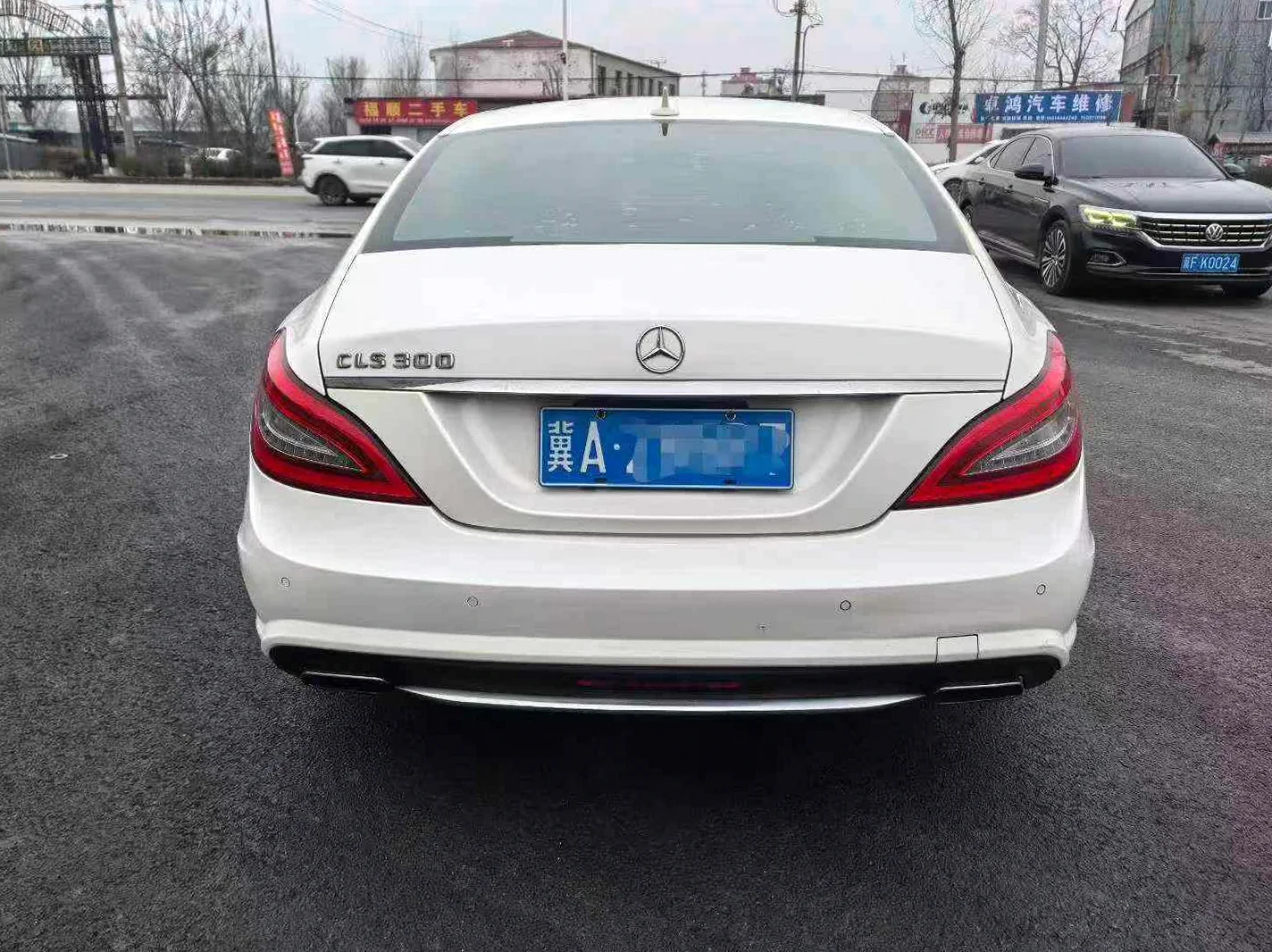 奔驰CLS 后面外观一