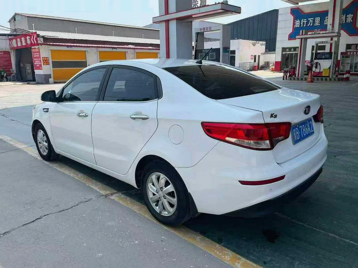 起亚K2 后面外观三