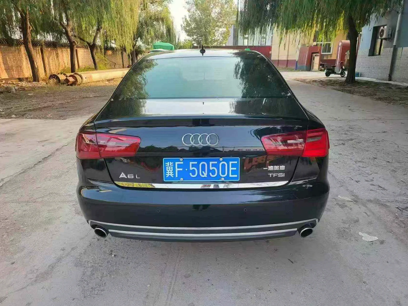 奥迪A6L 后面外观一