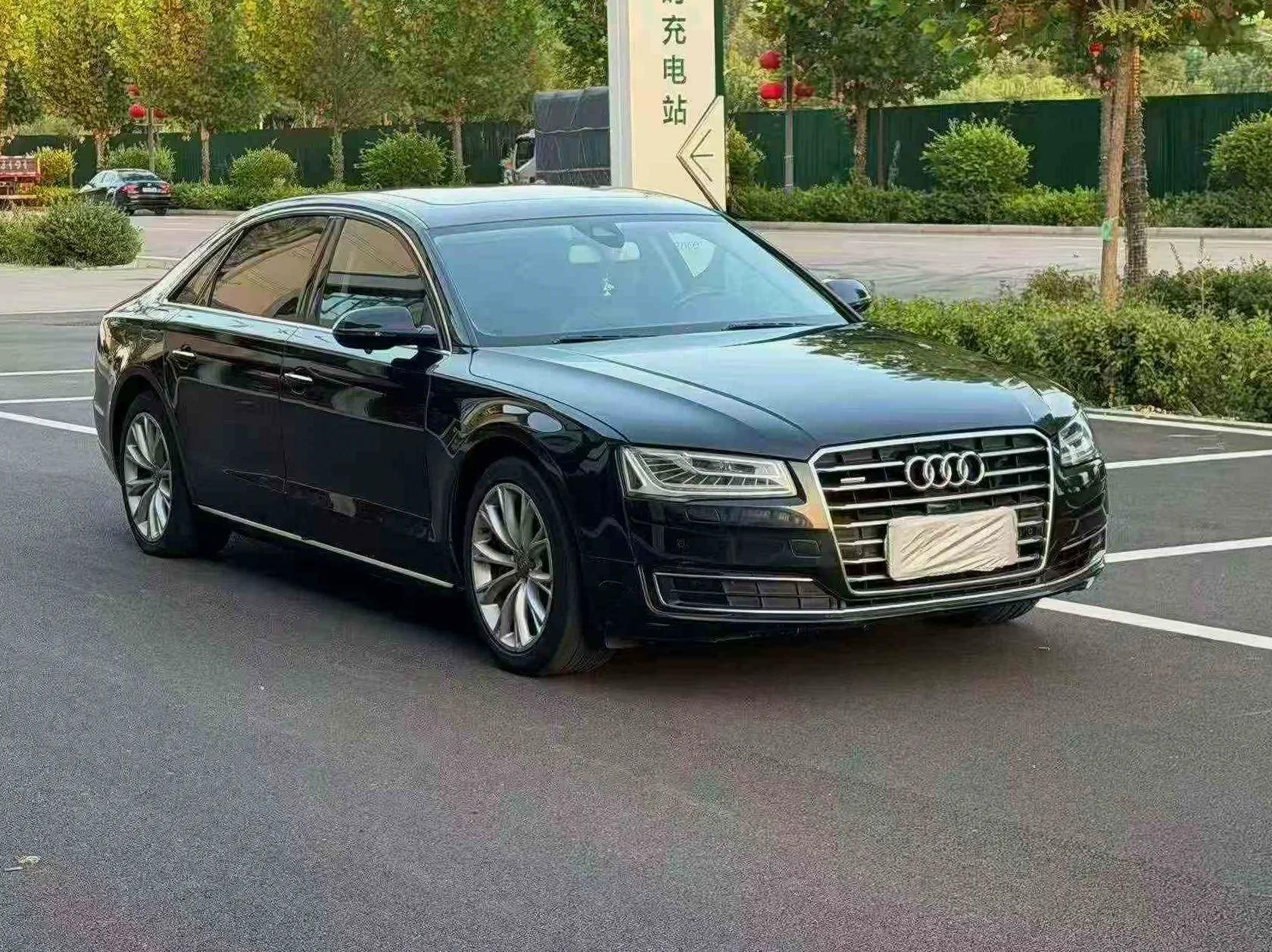 奥迪A8L 正面外观二