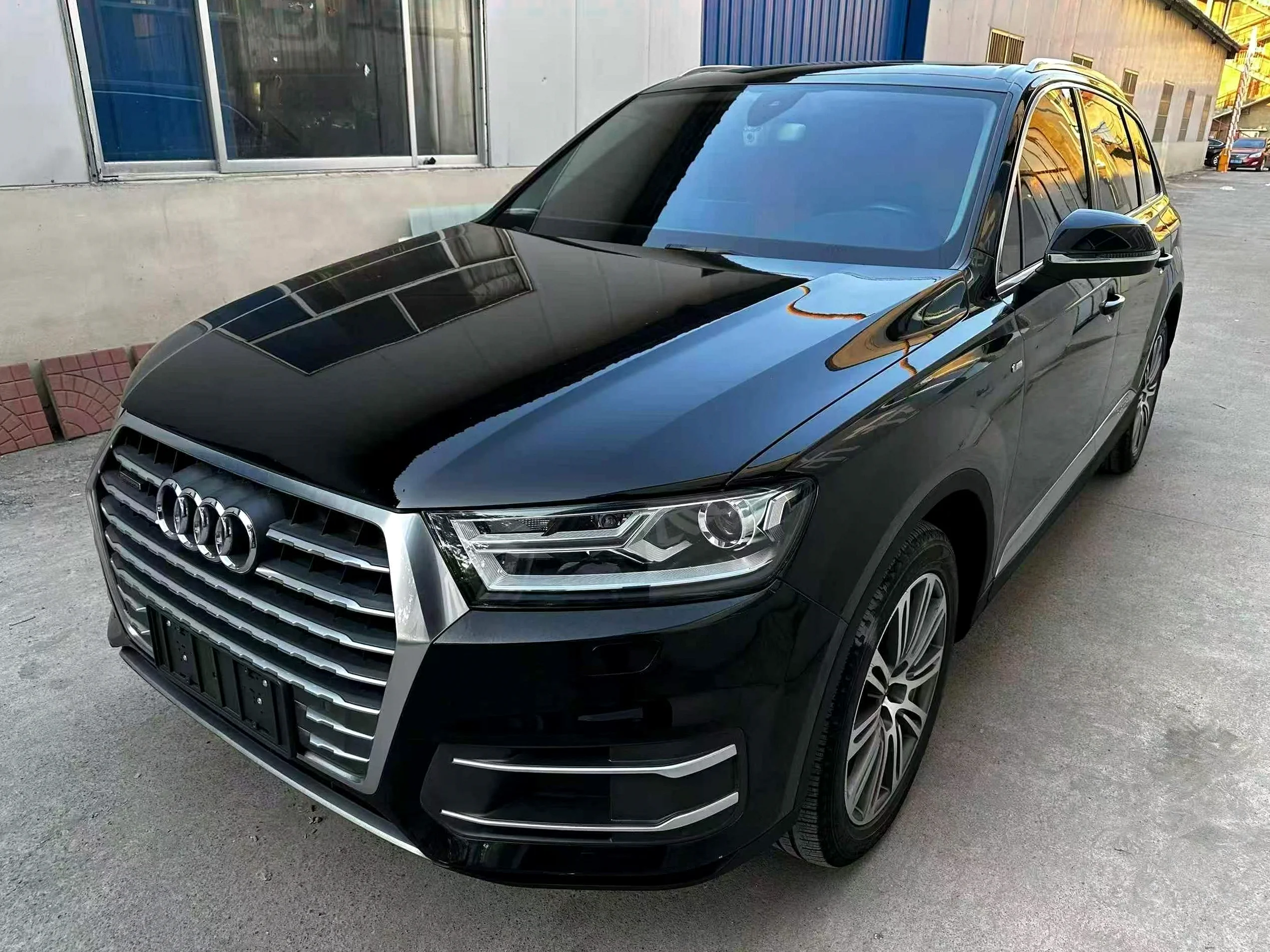 奥迪Q7 正面外观三