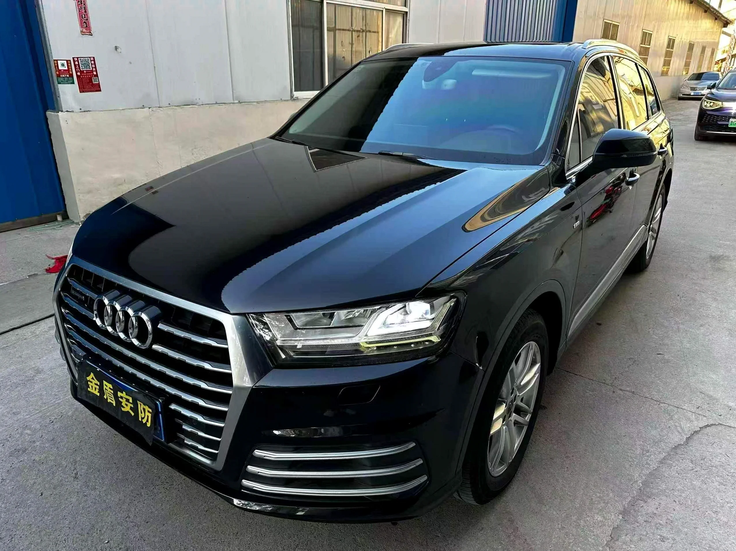 奥迪Q7 正面外观三