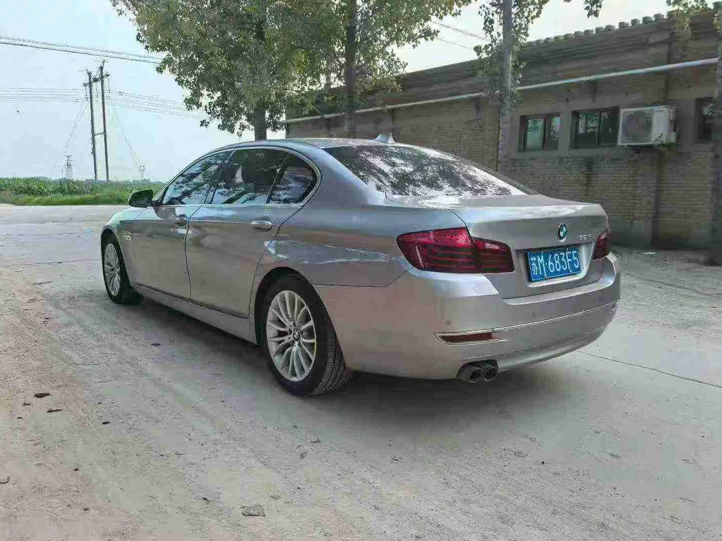 宝马5系 后面外观三
