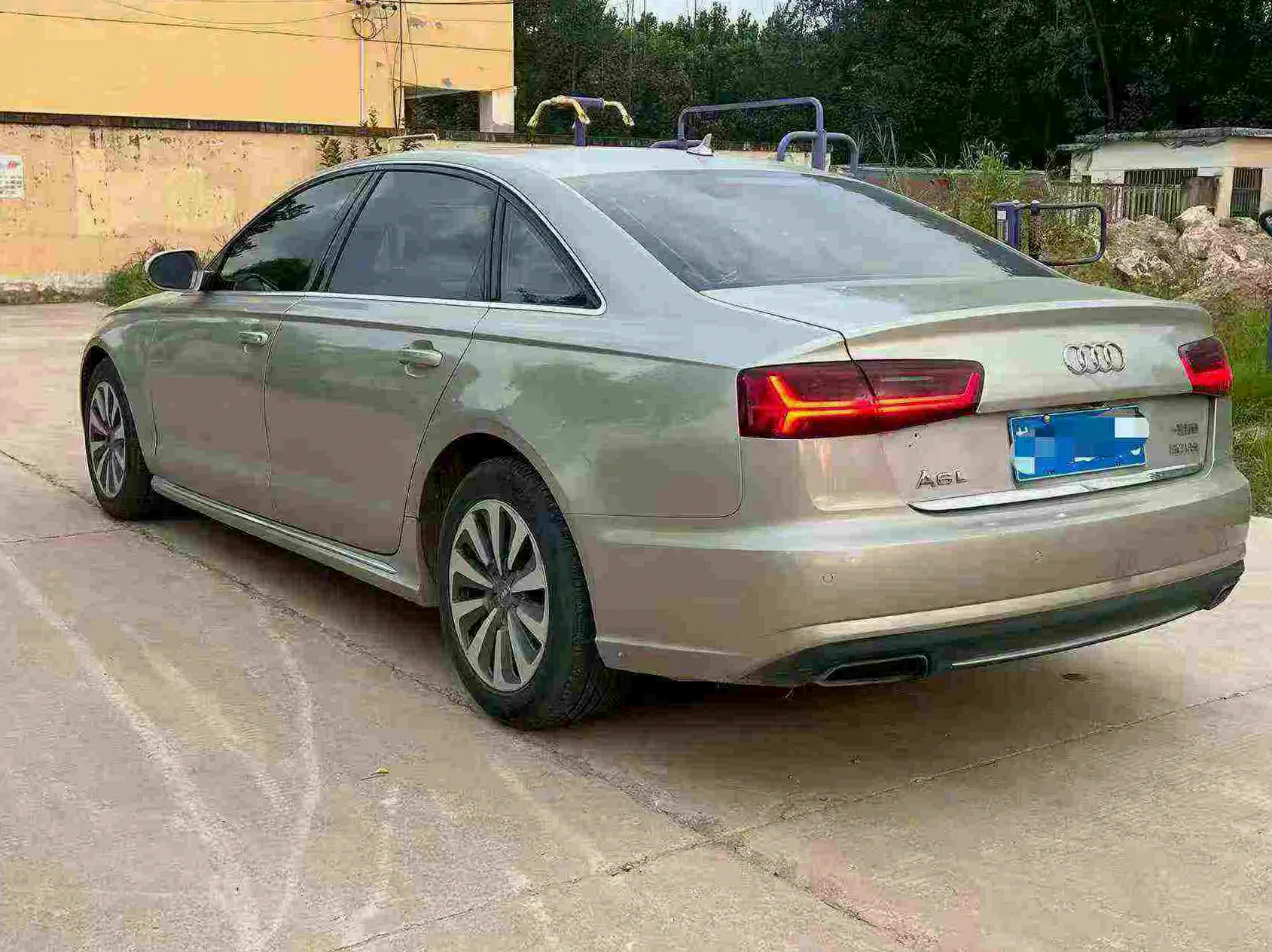 奥迪A6L 后面外观二