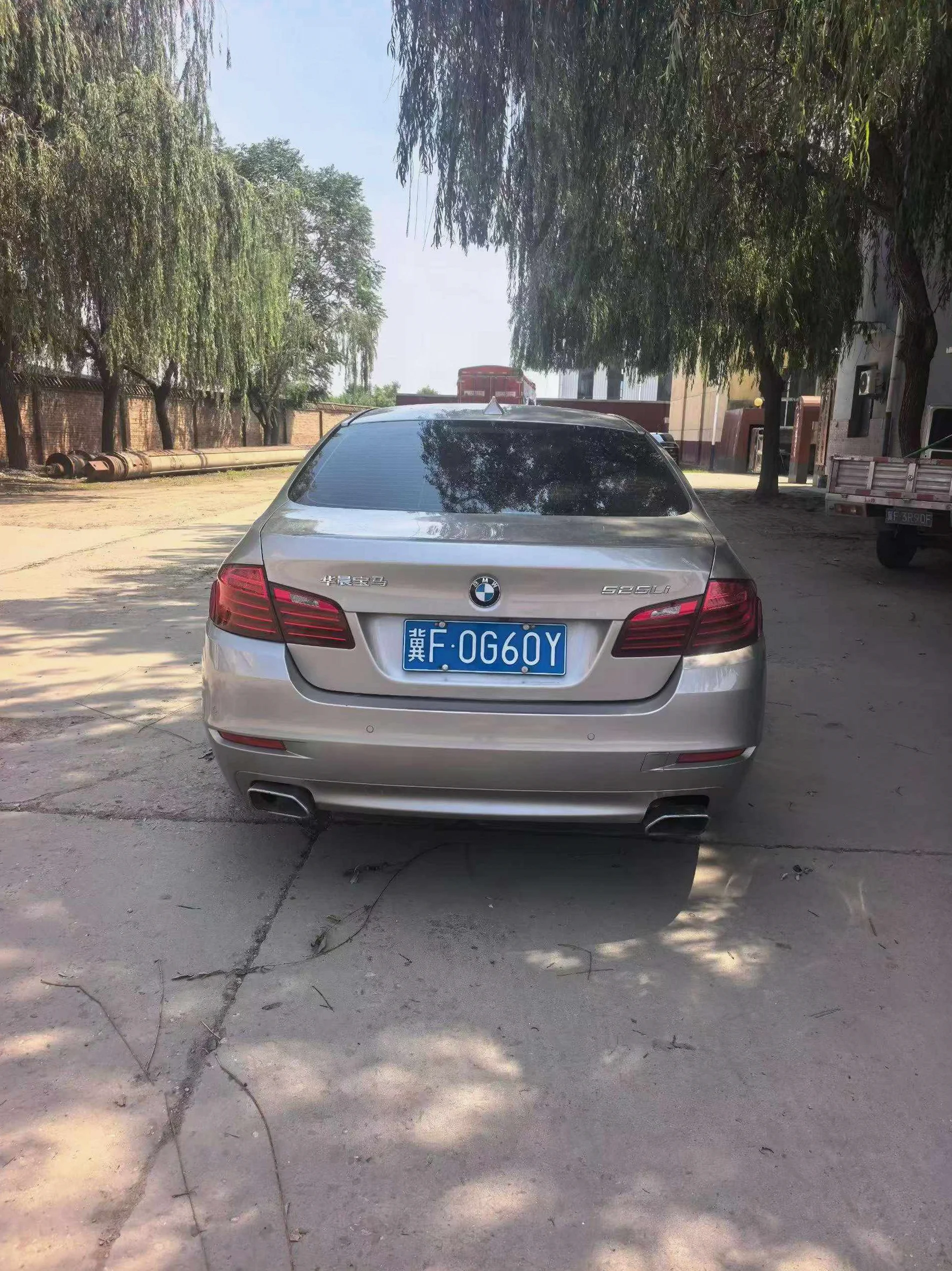 宝马5系 后面外观二