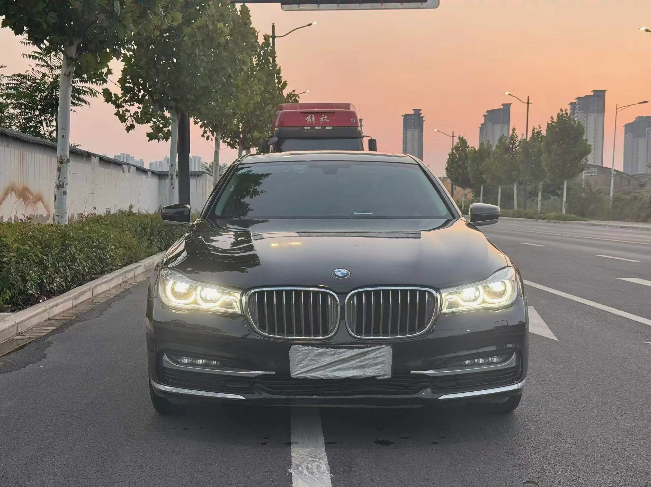 17年宝马740Li 3.0T豪华满配