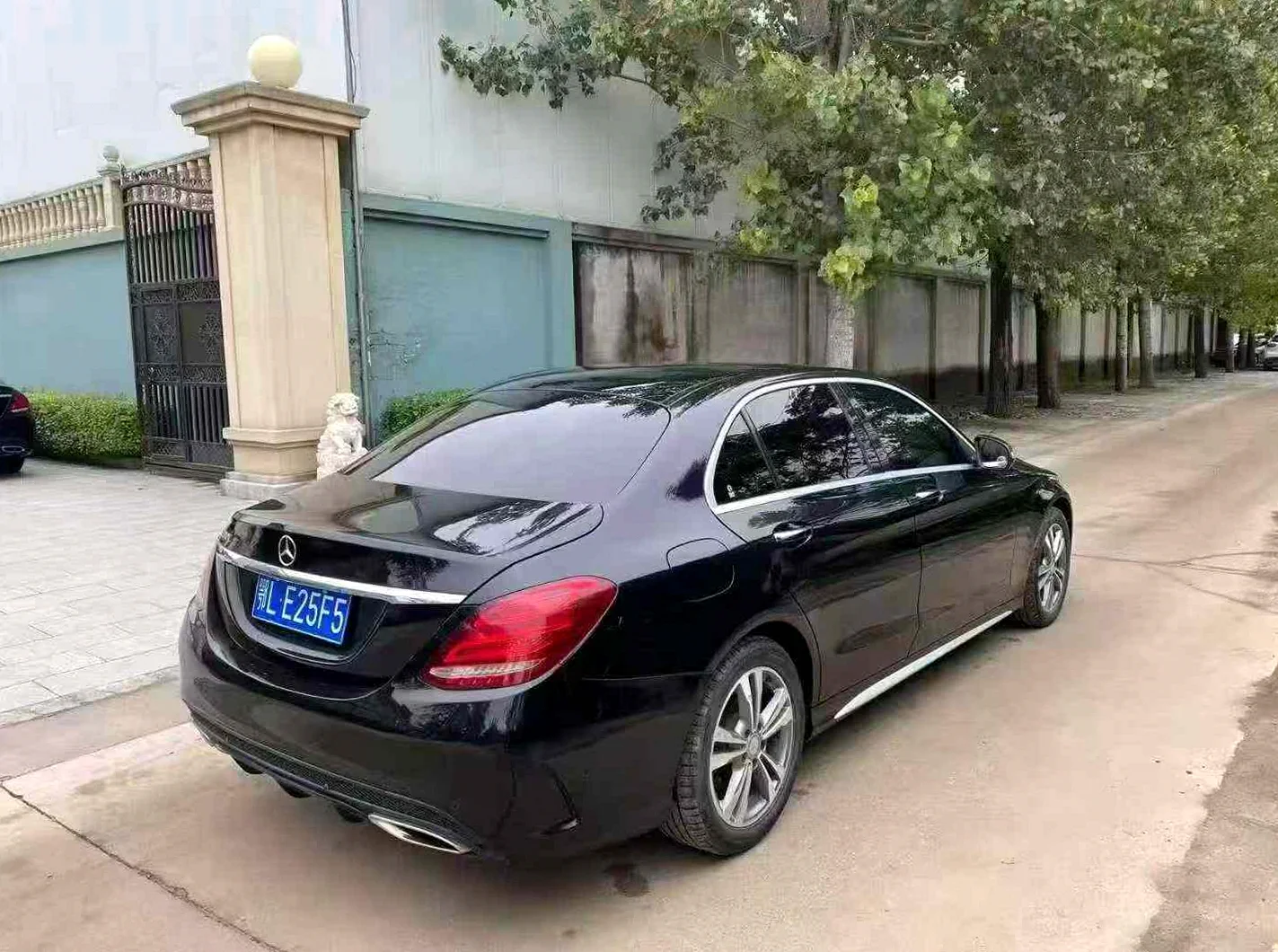 奔驰C 内饰前排