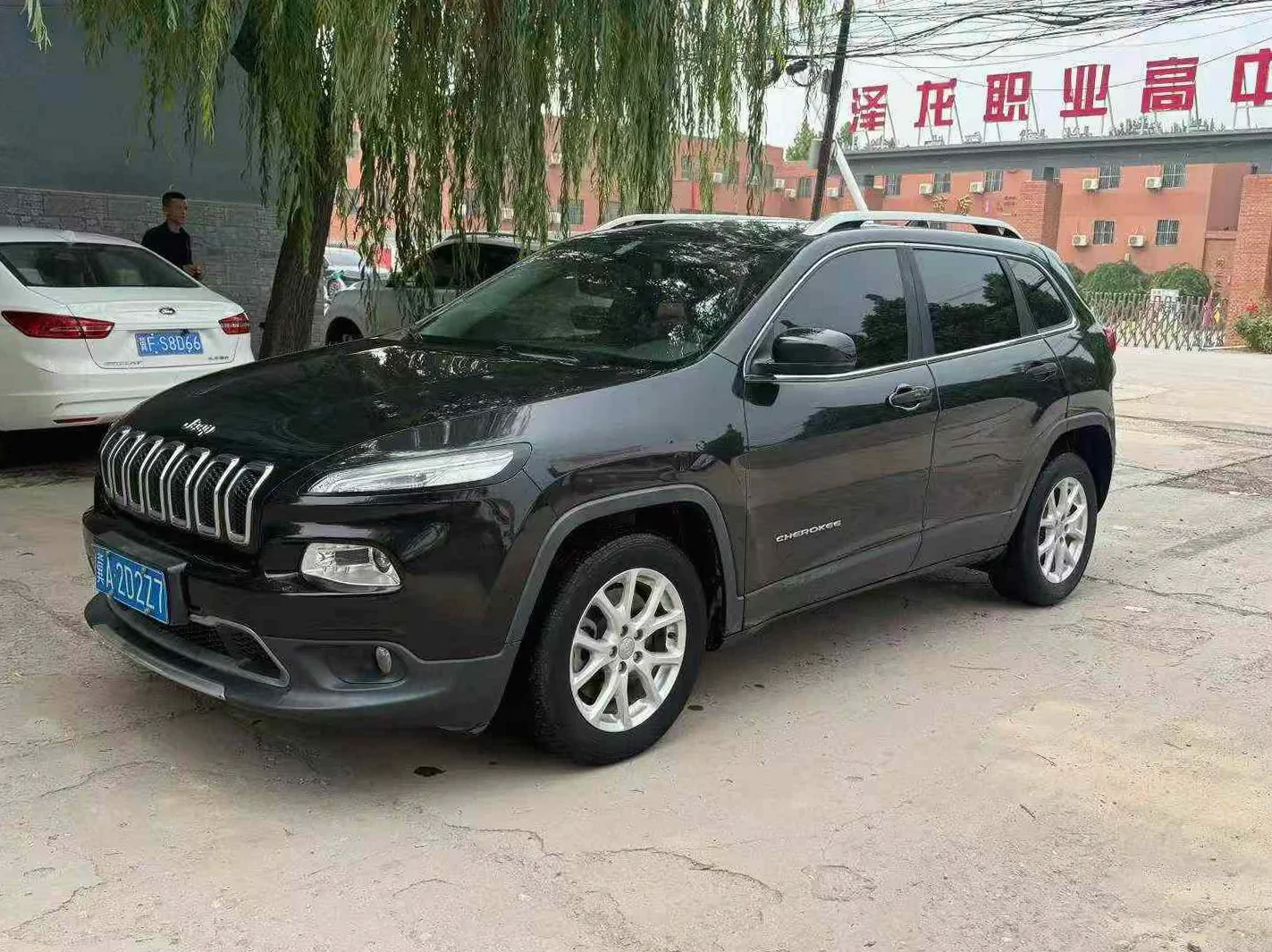 Jeep自由光 正面外观三