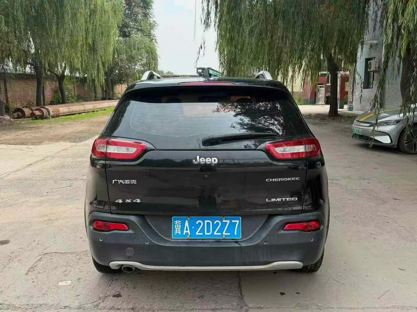 Jeep自由光 后面外观一