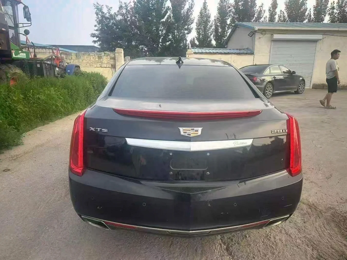 凯迪拉克XTS 后面外观一