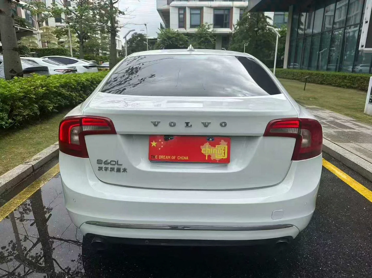 沃尔沃S60L 后面外观二