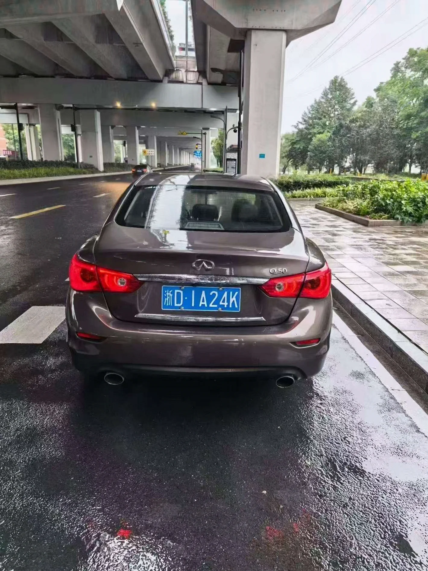 英菲尼迪Q50 后面外观三