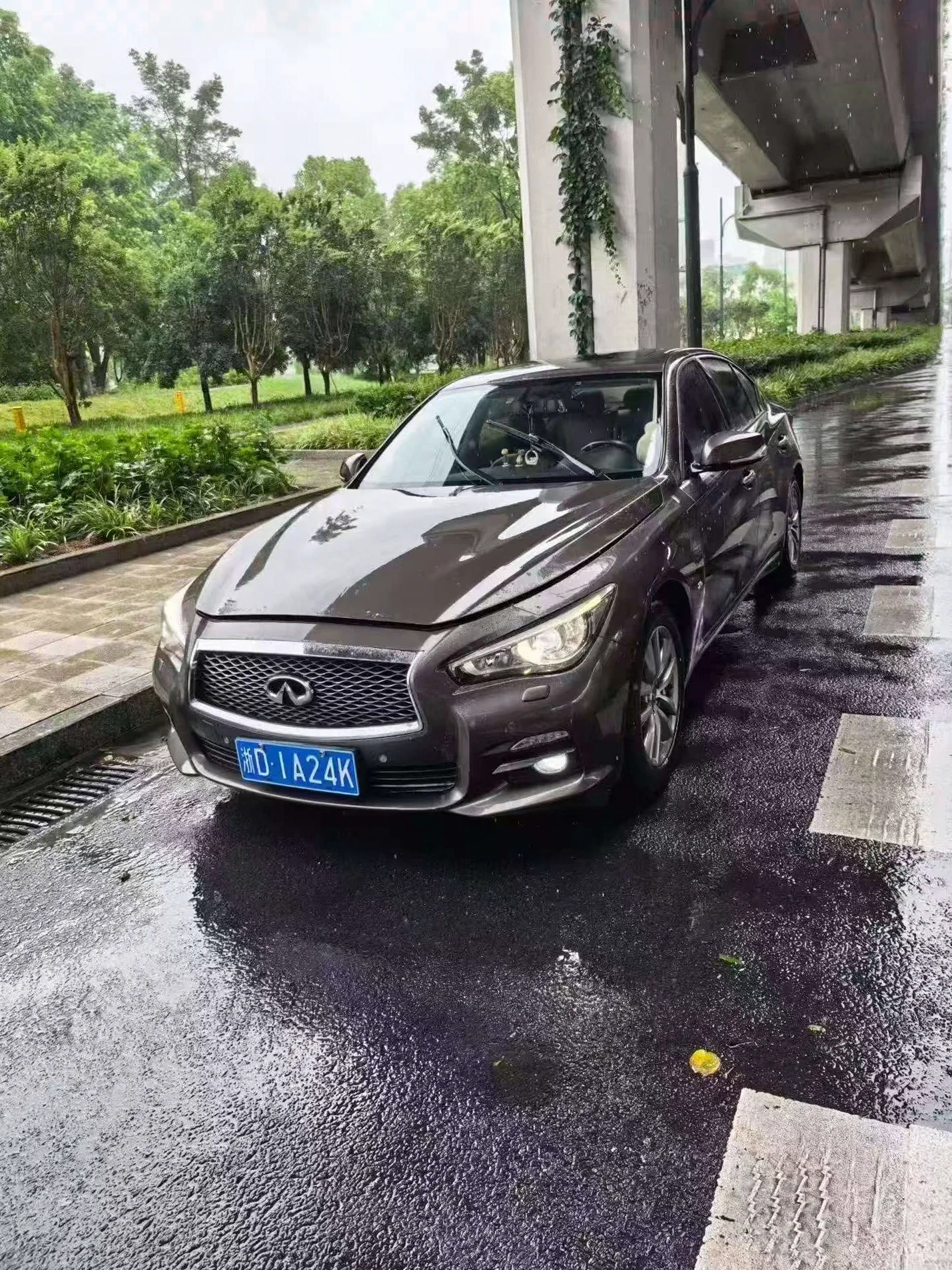 英菲尼迪Q50 正面外观三