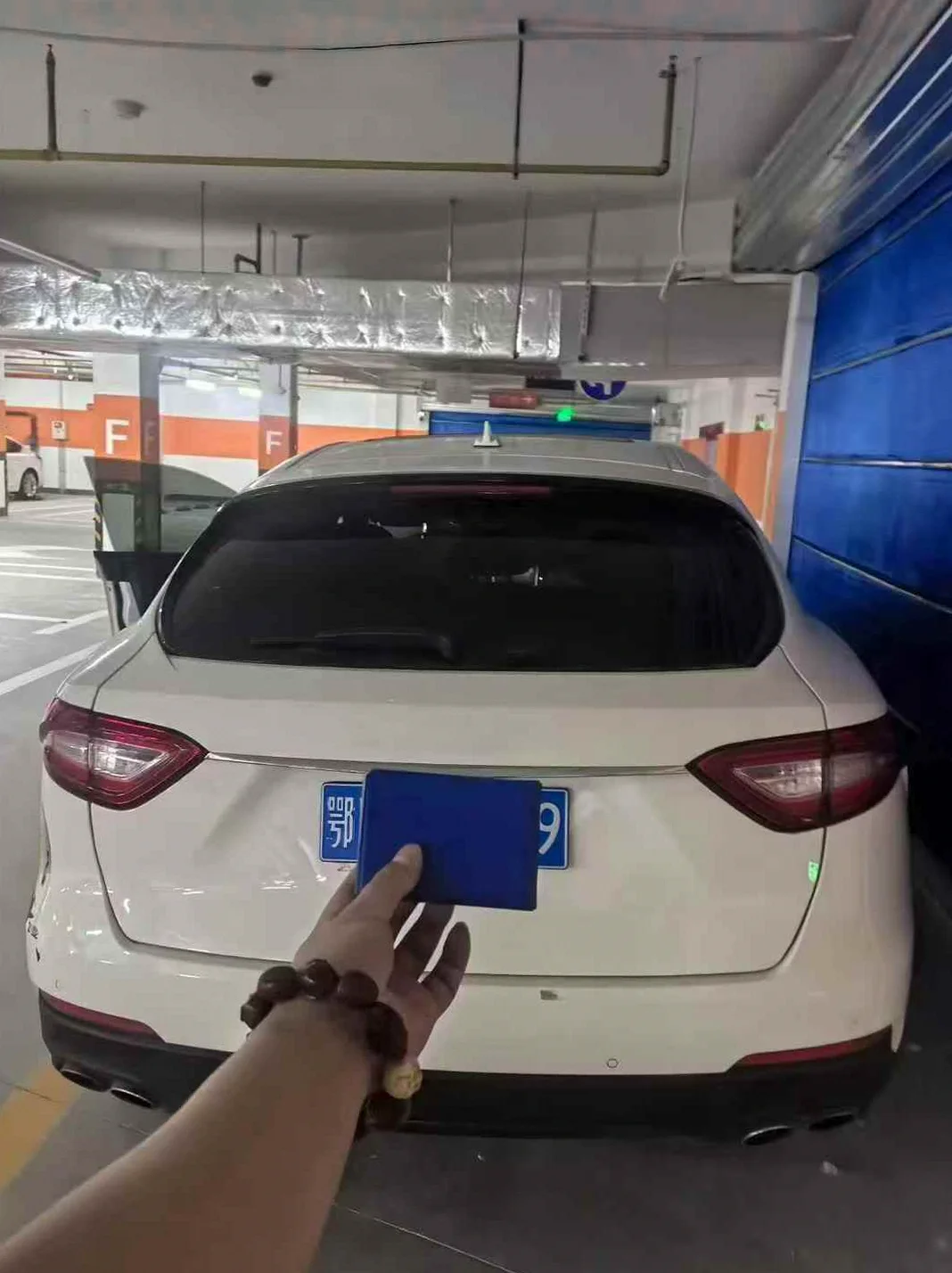 玛莎拉蒂Levante 后面外观一