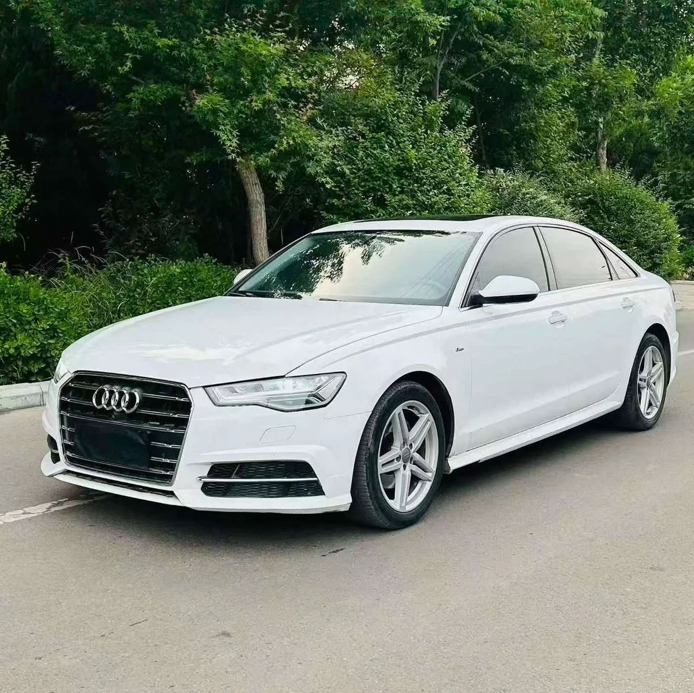 奥迪A6L 正面外观三