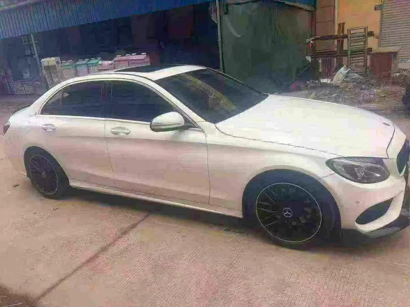 奔驰C 正面外观二