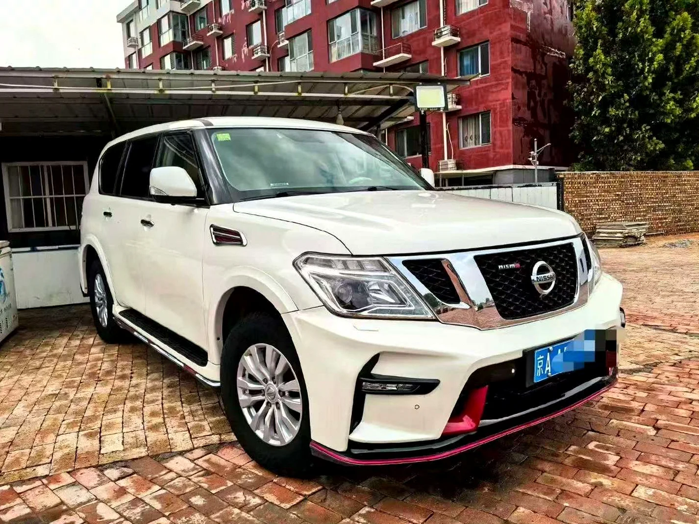 日产途乐 后面外观二