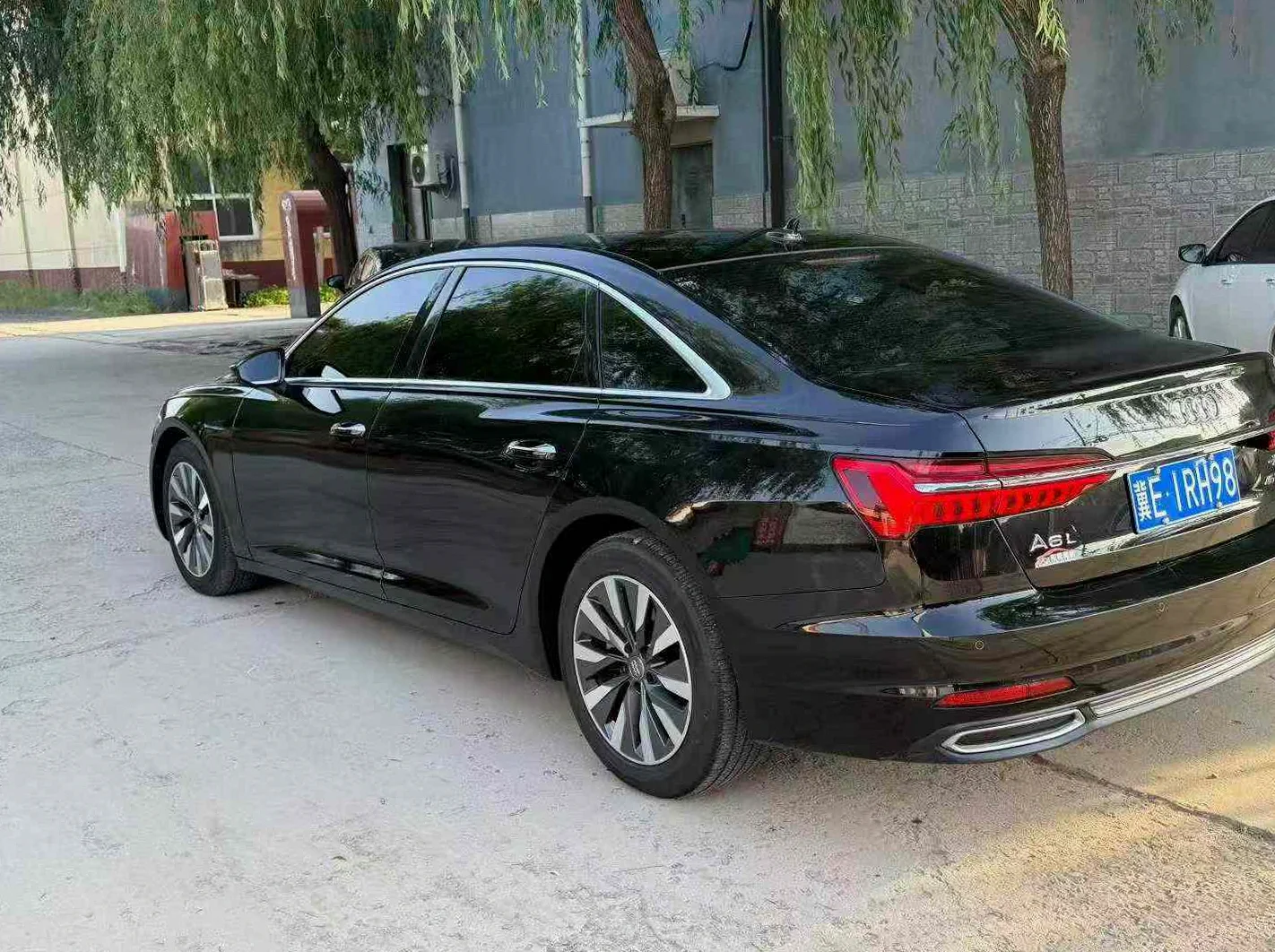 奥迪A6L 后面外观二