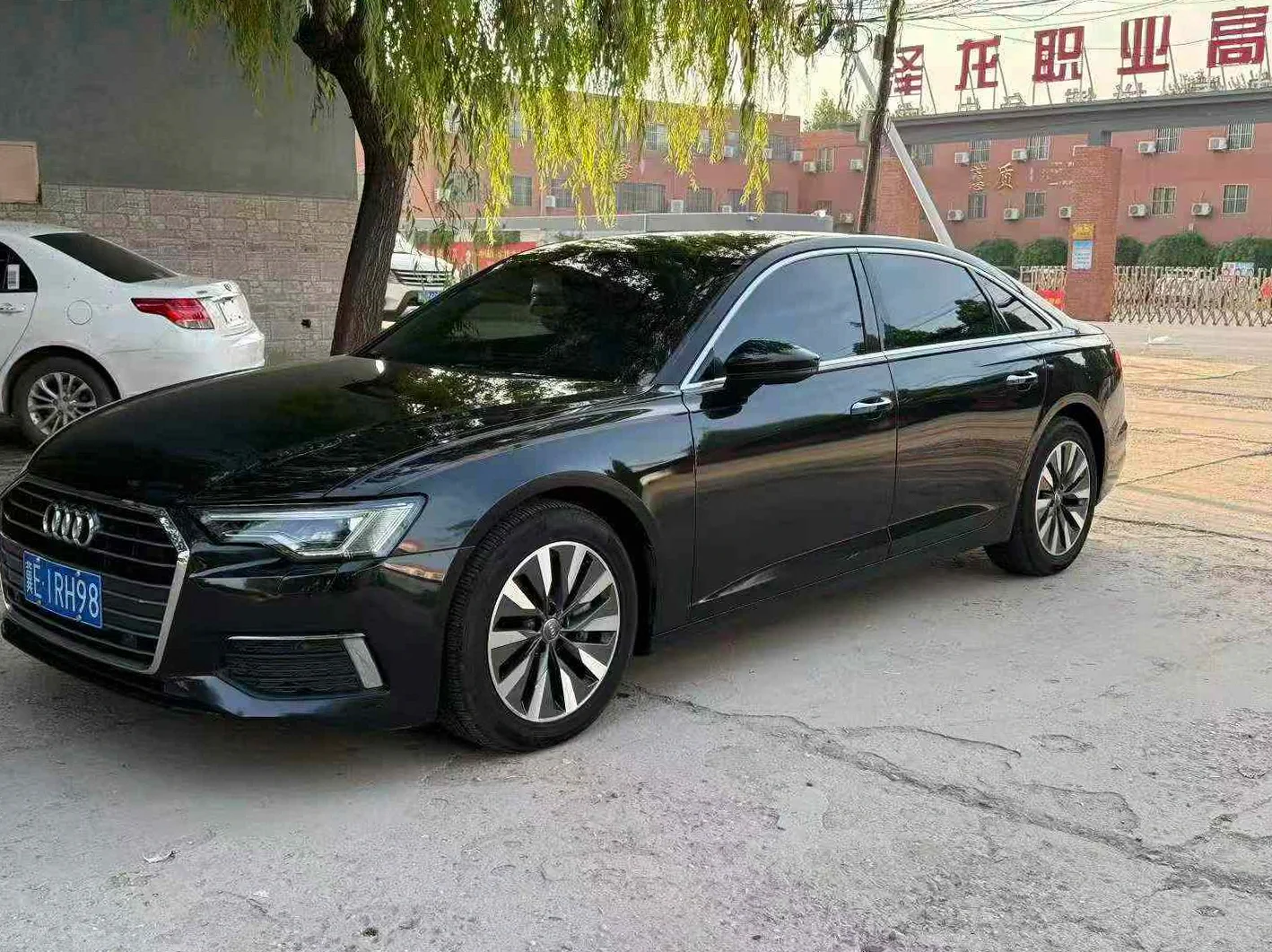奥迪A6L 正面外观三