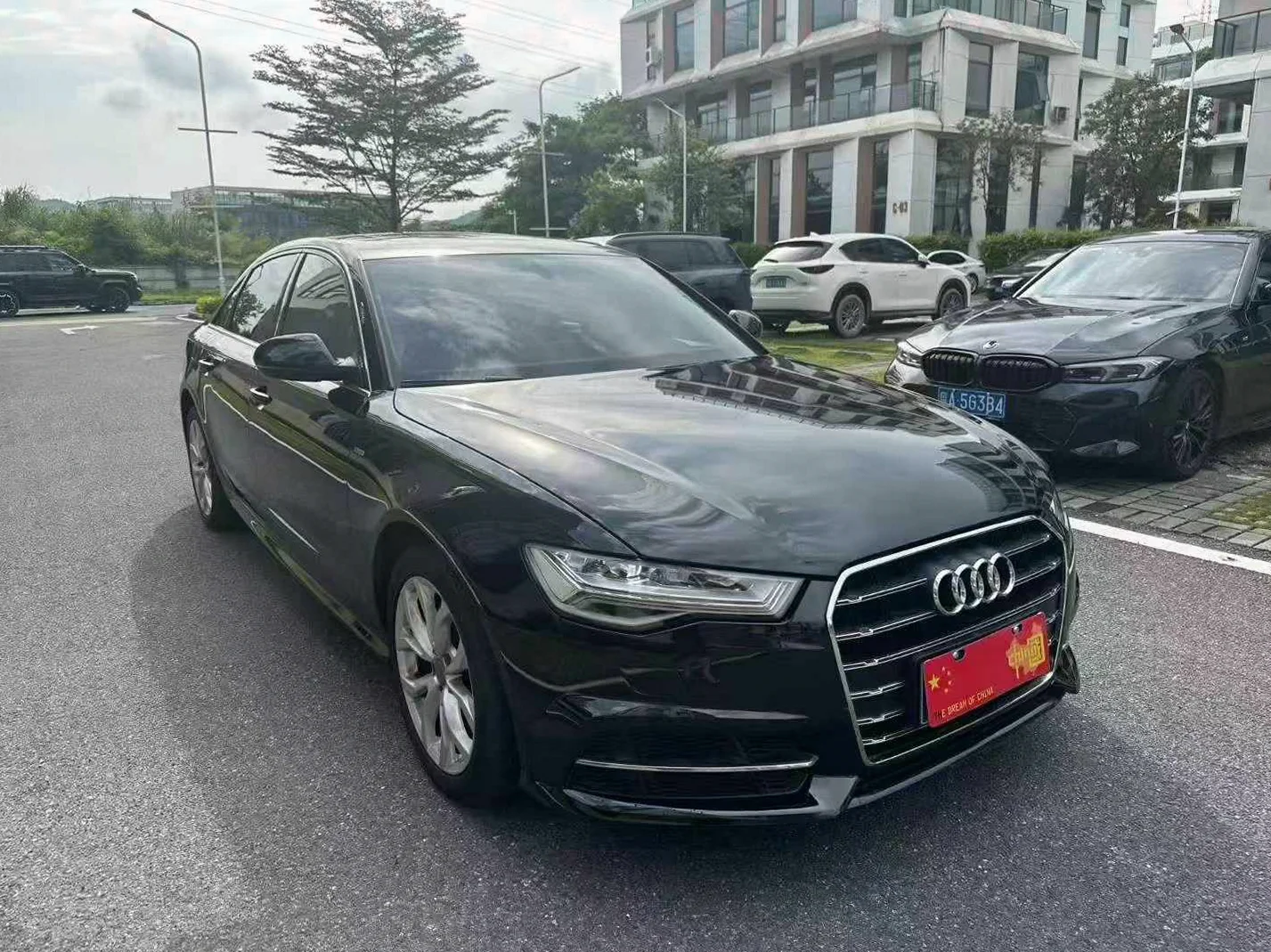 奥迪A6L 正面外观三