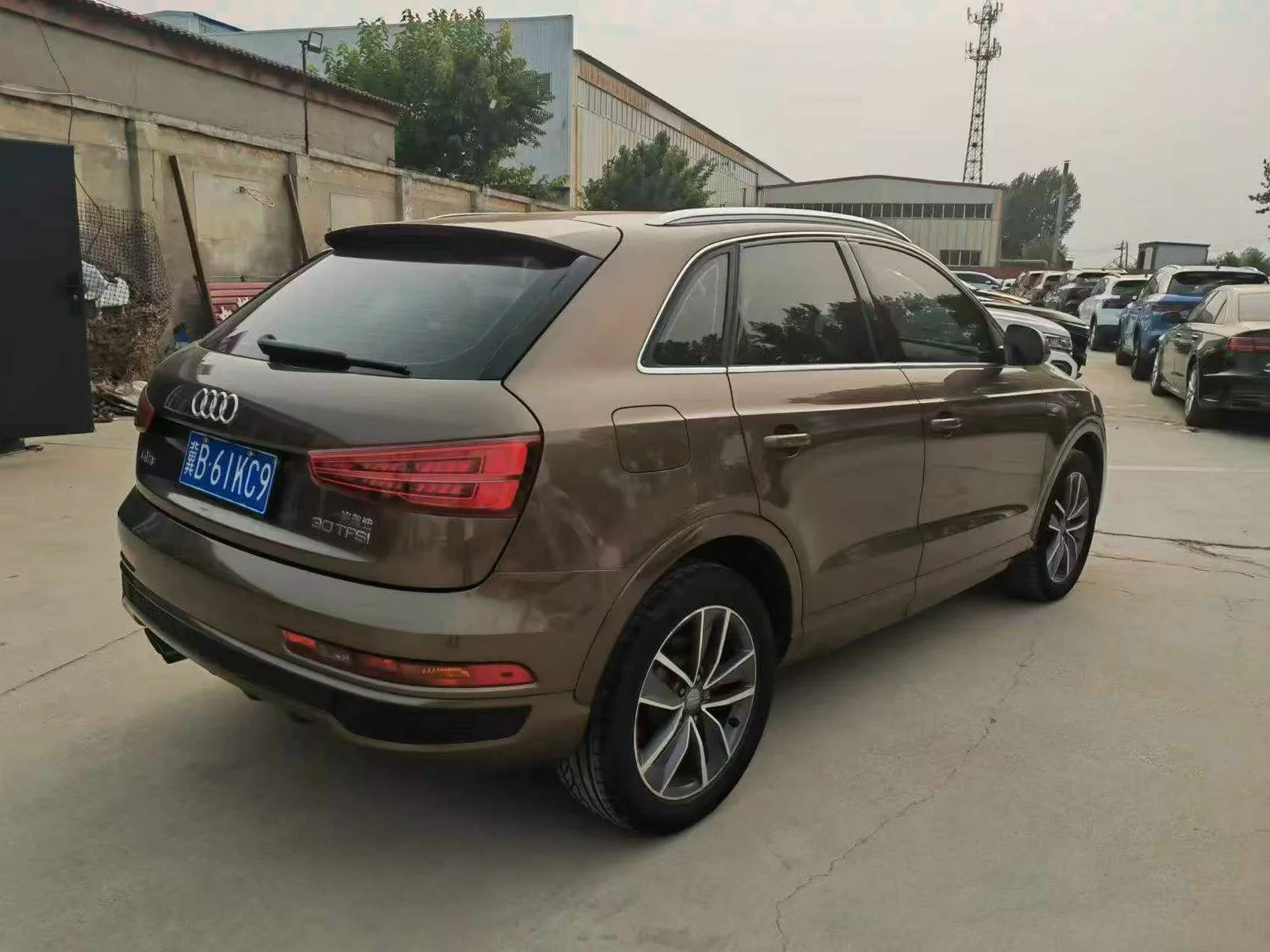 奥迪Q3 后面外观二
