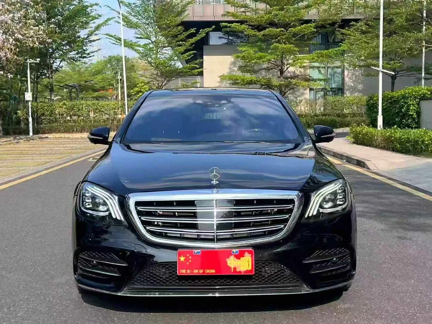 奔驰S级 正面外观二