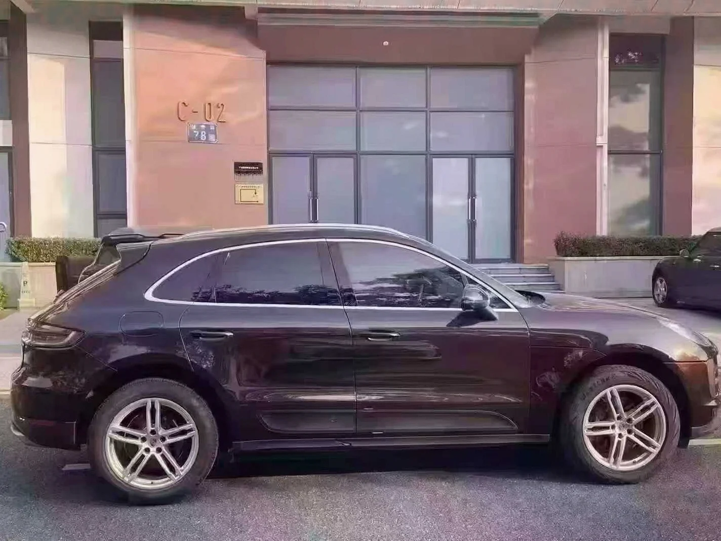 保时捷Macan 后面外观三